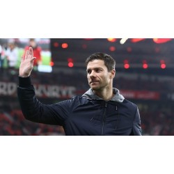 Xabi Alonso chega a Anfield como treinador principal